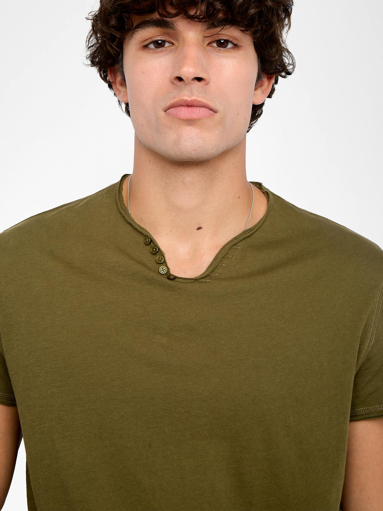 Monsatir Henley T-shirt