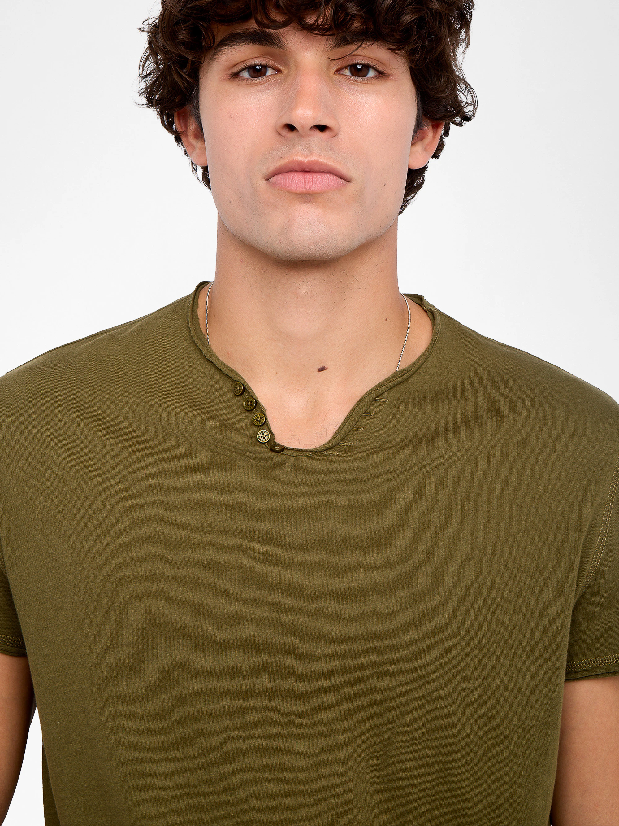 Monsatir Henley T-shirt