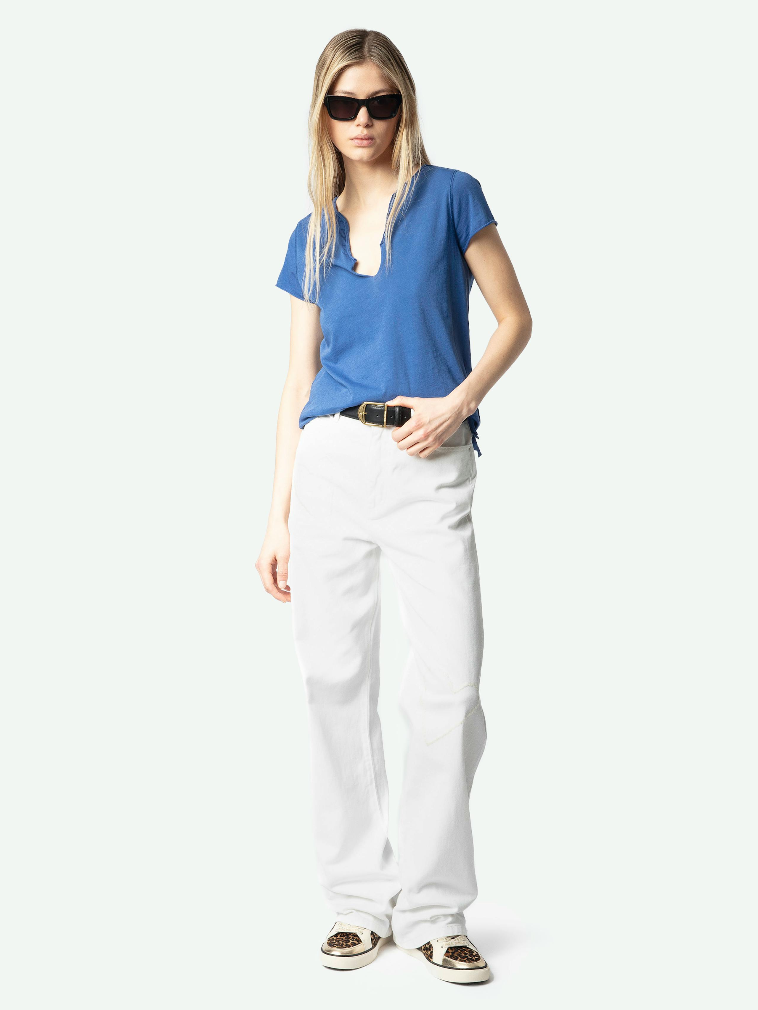 Low-Top Fly On Sneakers 8