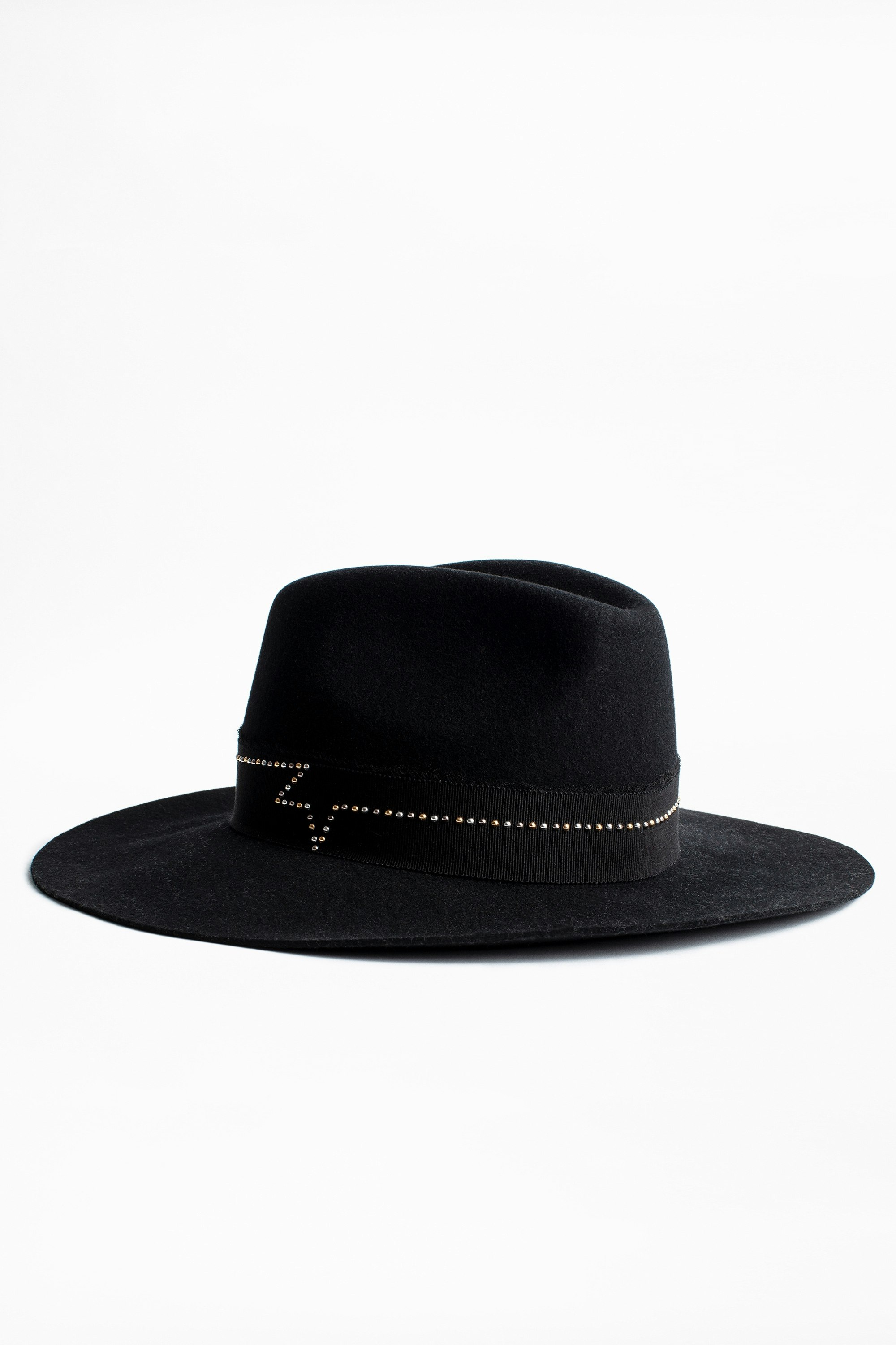 Amelia Stardust hat 4