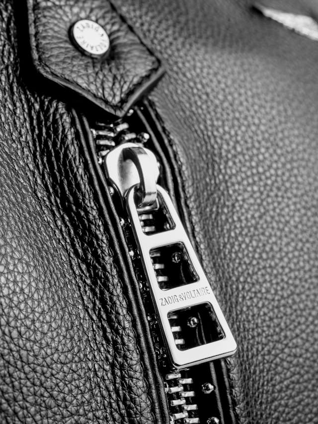 Sunny Medium Studs Tasche