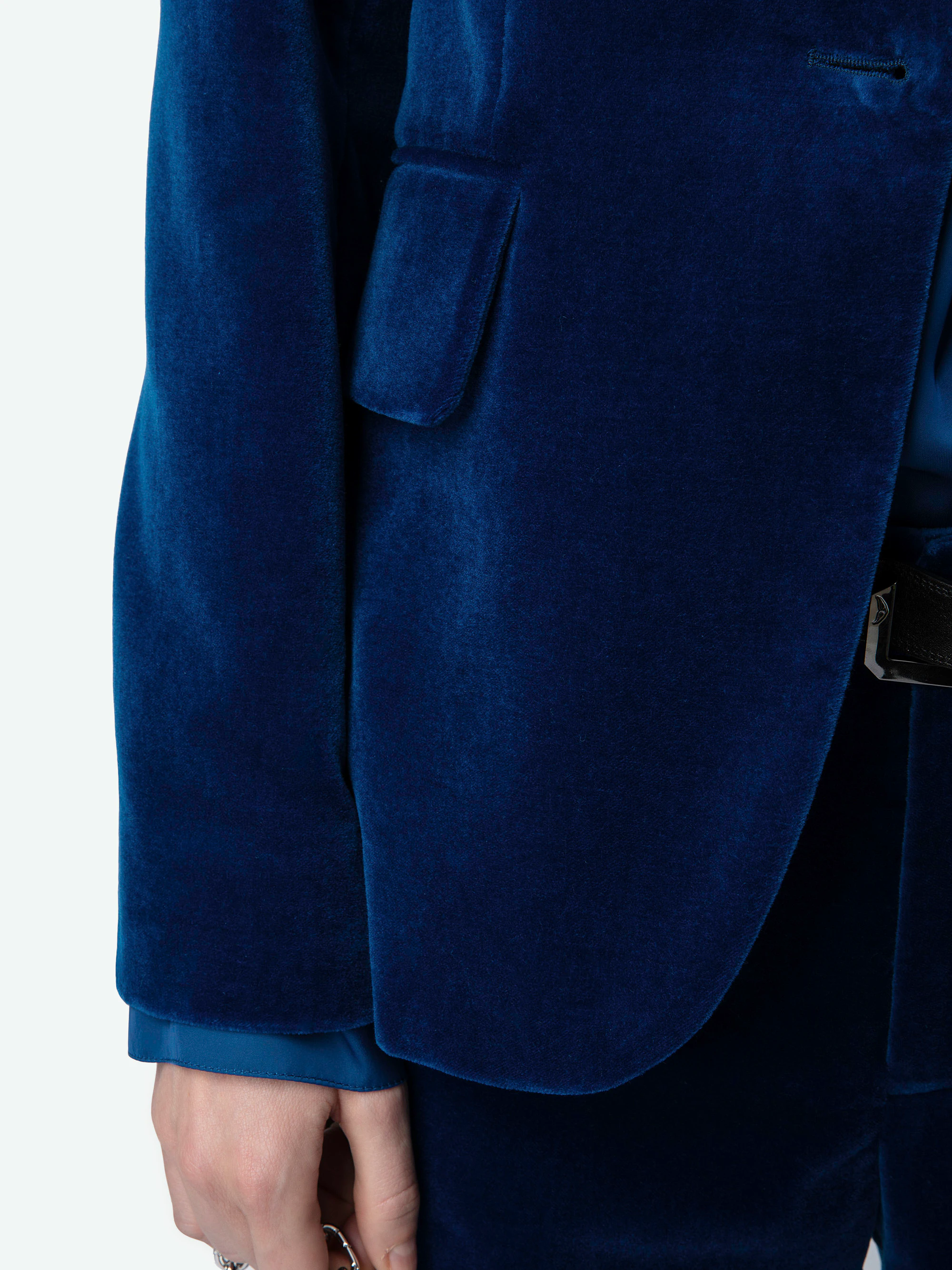 Vavy Velvet Blazer 4