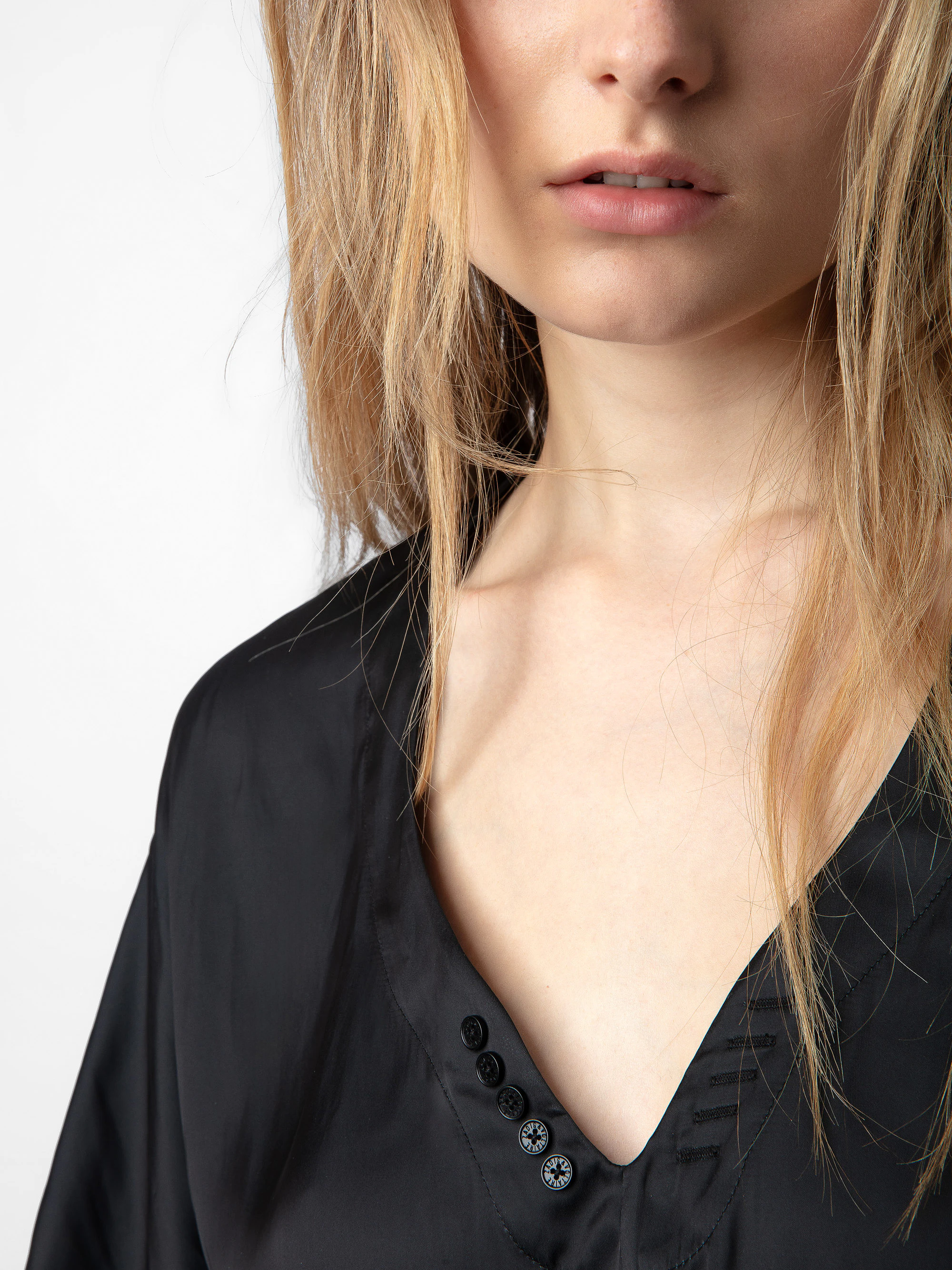 Blusa Tonastir de Satén thumbnail 3