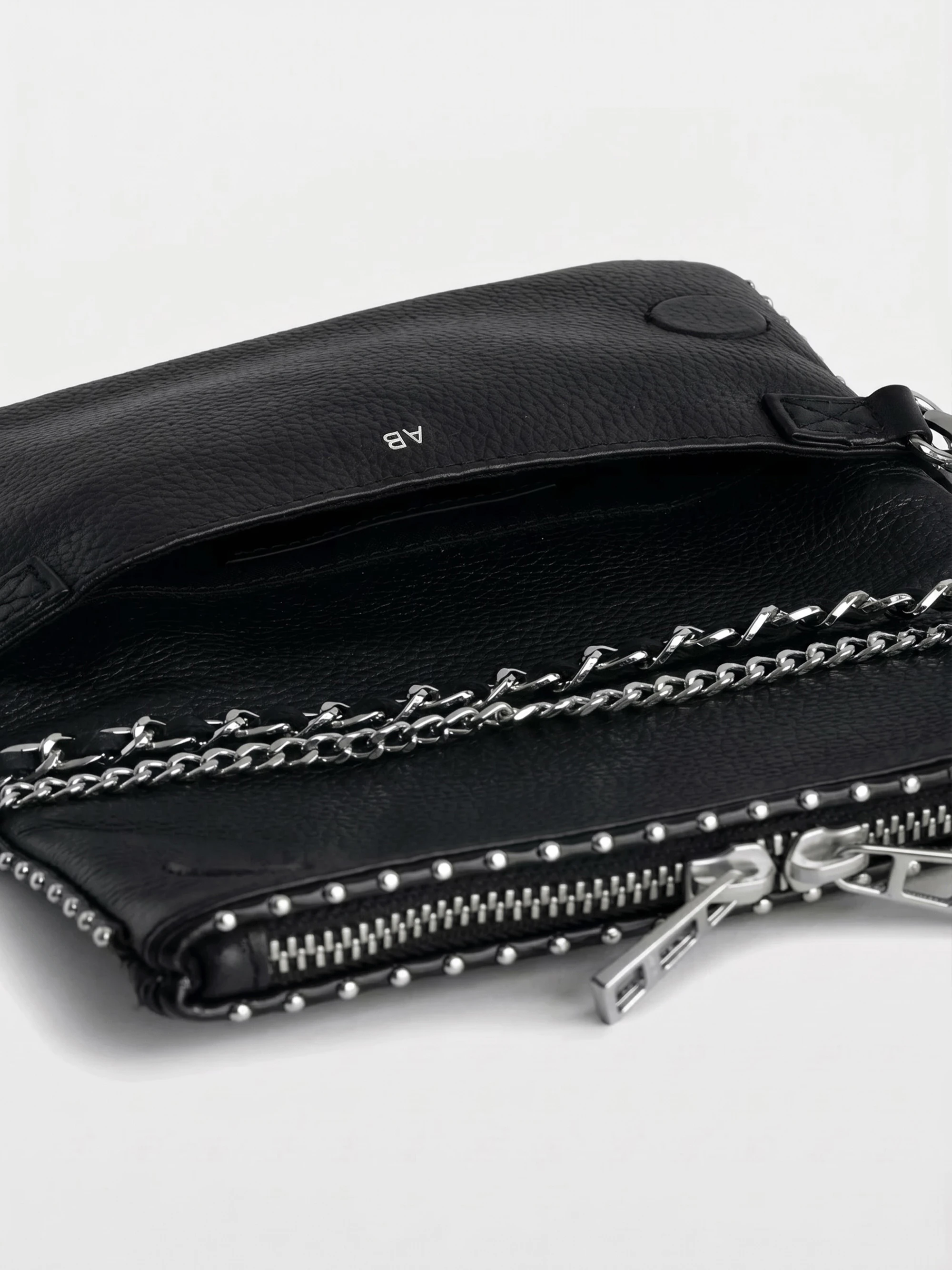 Rock Mini Studs Clutch