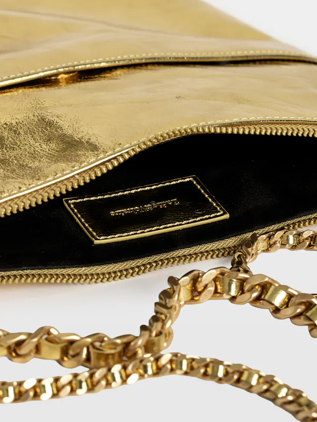 Rock 26 Metallic Clutch