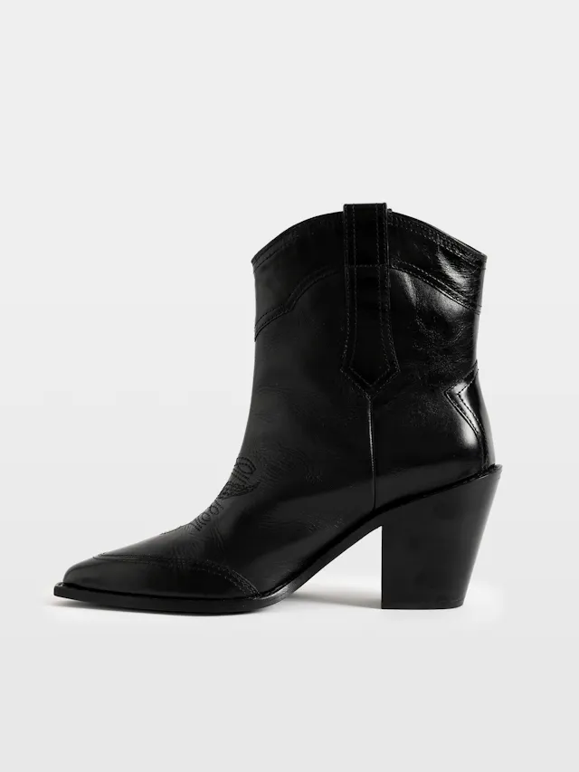 Cara Vintage Patent Boots