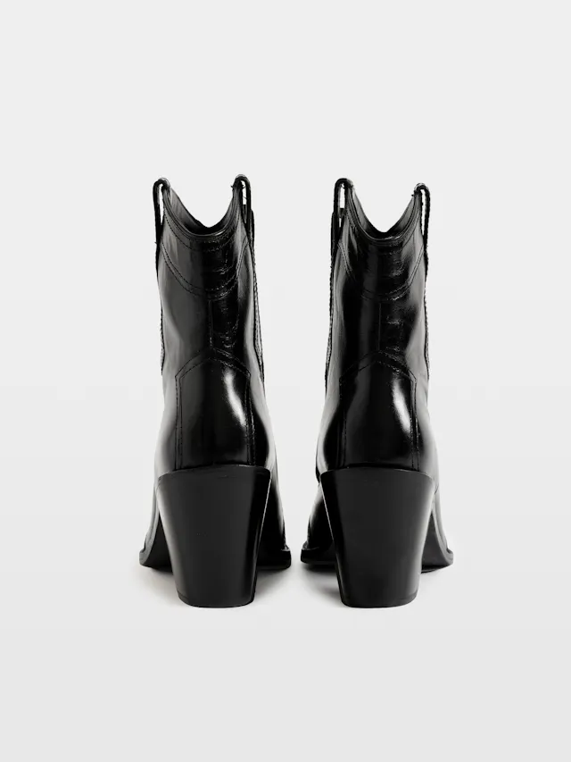 Cara Vintage Patent Boots