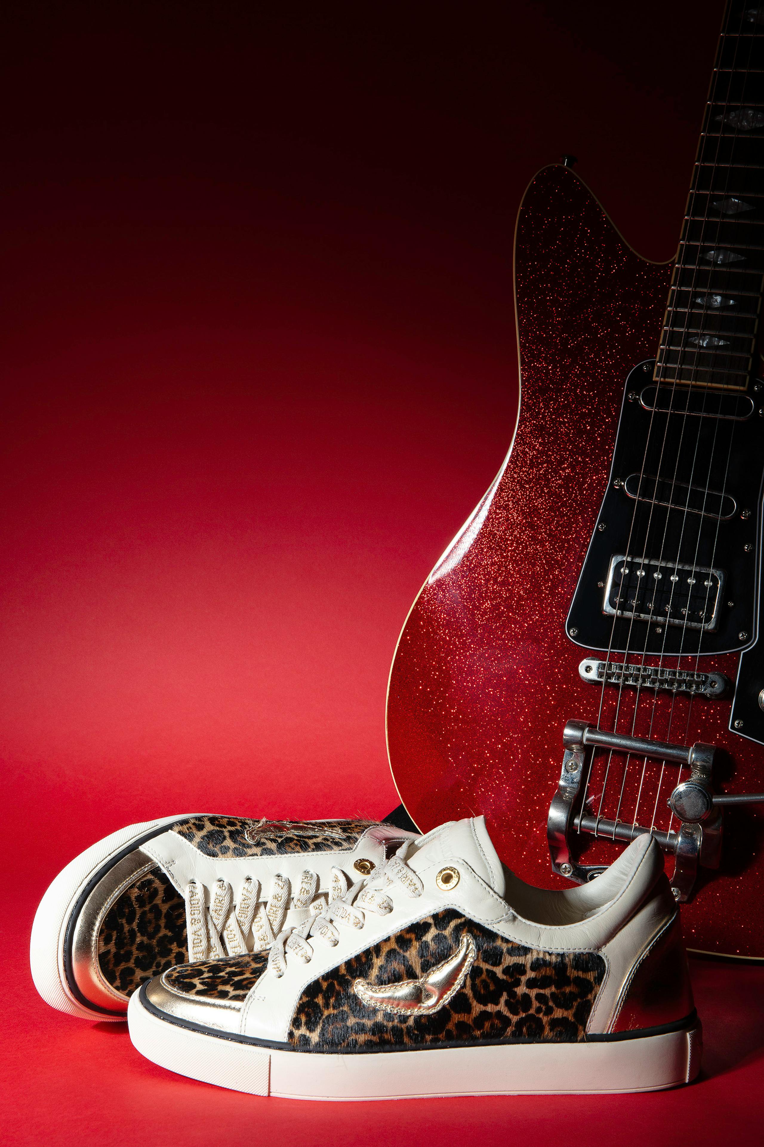 Low-Top Fly On Sneakers 7